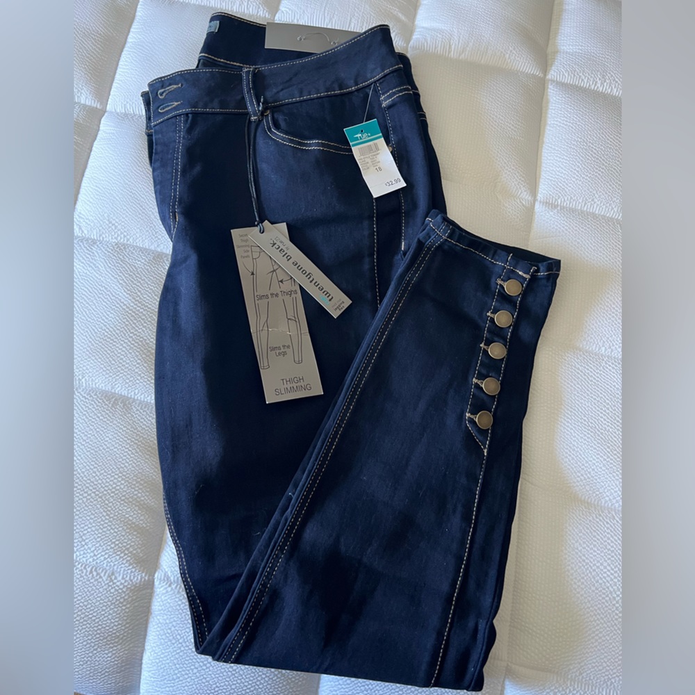 Dark wash skinny jeans